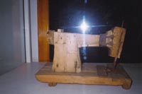 Машинка швейная деревянная, автор А.Ф. Гордин